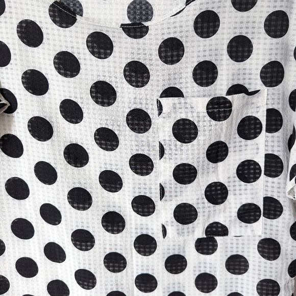 Cute polka dots black and white 🖤 🤍 SS Tee - Picture 3 of 5
